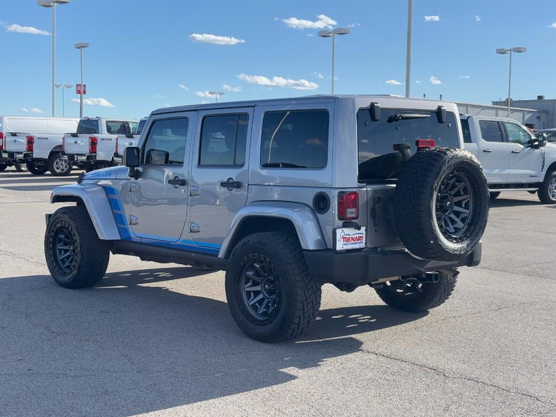 Jeep Wrangler Unlimited Vehicle Full-screen Gallery Image 5