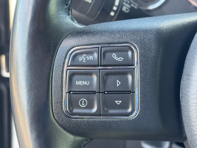 Jeep Wrangler Unlimited Vehicle Full-screen Gallery Image 12