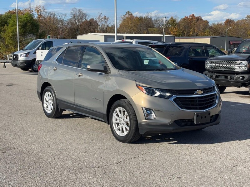 Chevrolet Equinox Vehicle Full-screen Gallery Image 2