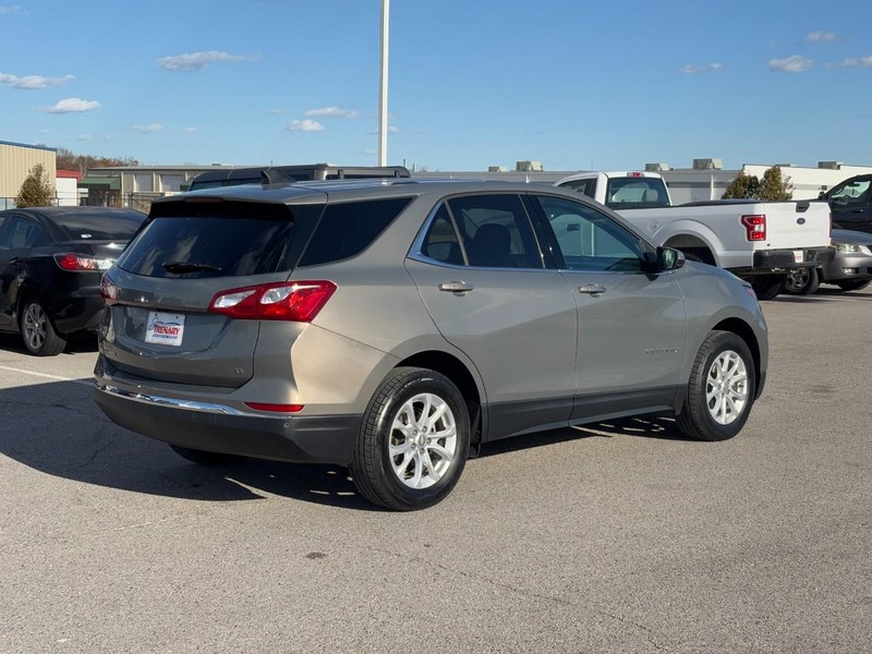 Chevrolet Equinox Vehicle Full-screen Gallery Image 3