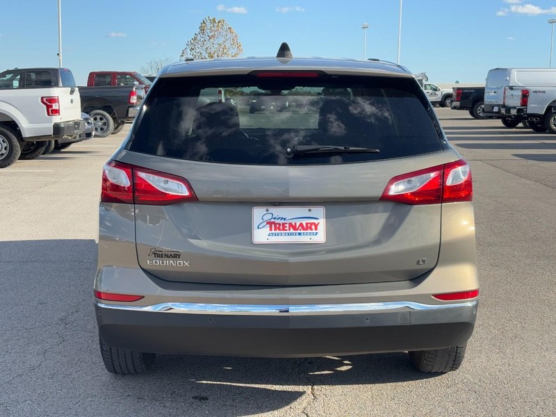 Chevrolet Equinox Vehicle Full-screen Gallery Image 5