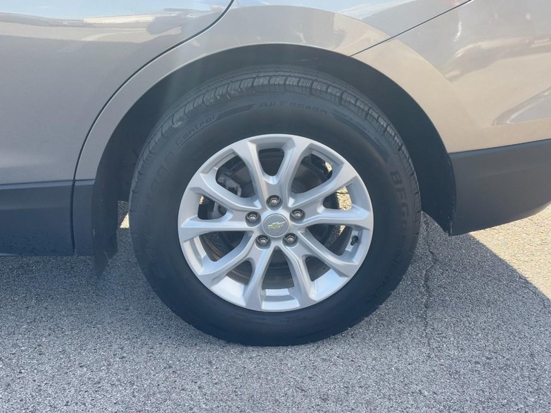 Chevrolet Equinox Vehicle Full-screen Gallery Image 7