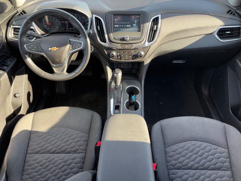 Chevrolet Equinox Vehicle Full-screen Gallery Image 11