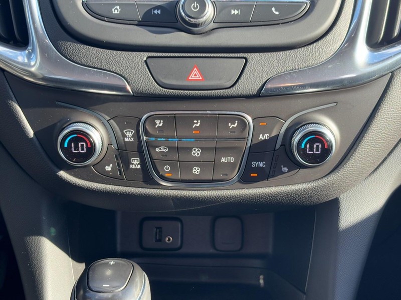 Chevrolet Equinox Vehicle Full-screen Gallery Image 14