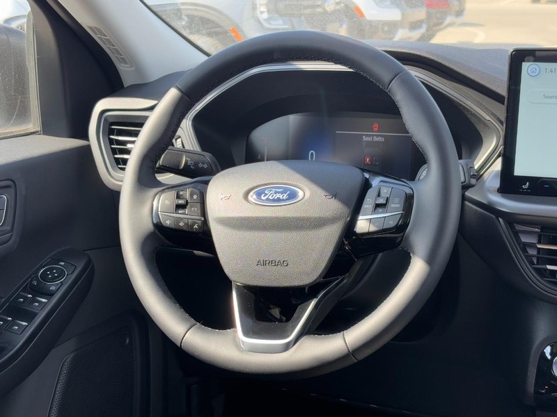 Ford Escape Vehicle Full-screen Gallery Image 7