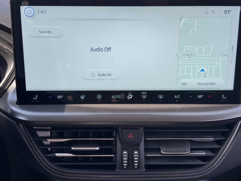 Ford Escape Vehicle Full-screen Gallery Image 8