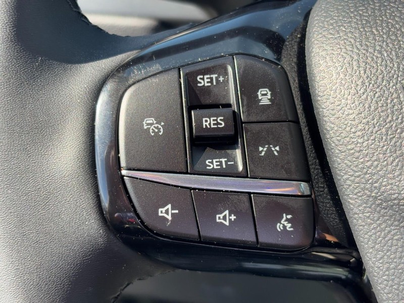 Ford Escape Vehicle Full-screen Gallery Image 12