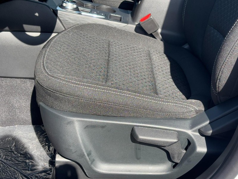 Ford Escape Vehicle Full-screen Gallery Image 21