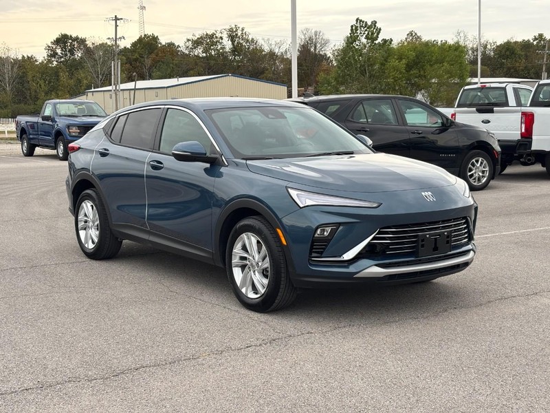 Buick Envista Vehicle Full-screen Gallery Image 2