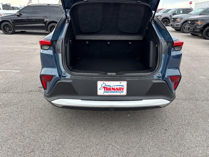 Buick Envista Vehicle Full-screen Gallery Image 4