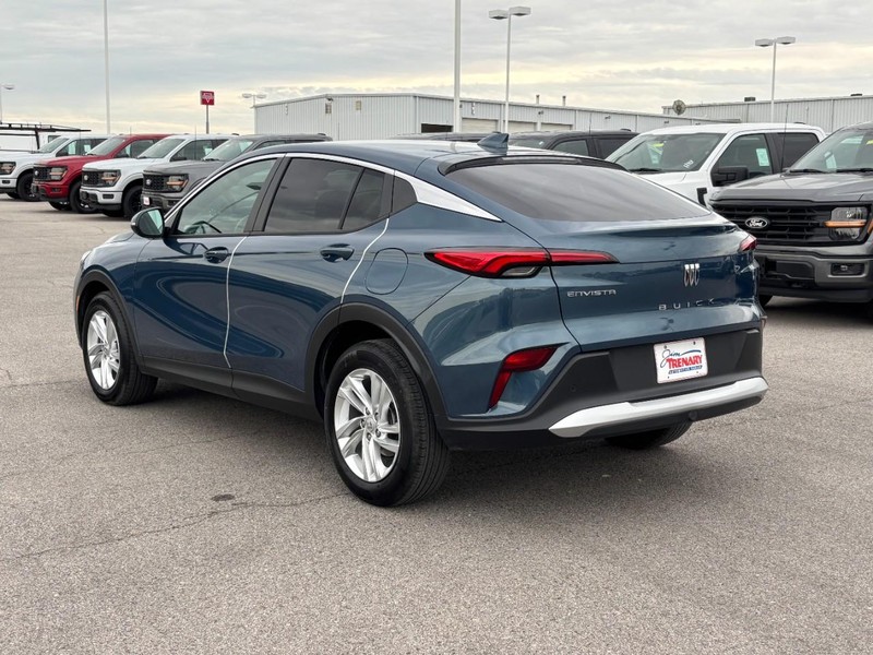 Buick Envista Vehicle Full-screen Gallery Image 6