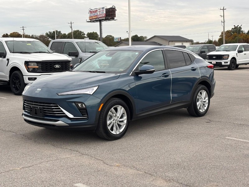 Buick Envista Vehicle Full-screen Gallery Image 8