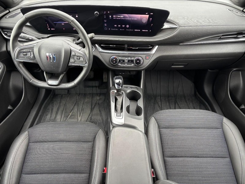 Buick Envista Vehicle Full-screen Gallery Image 11