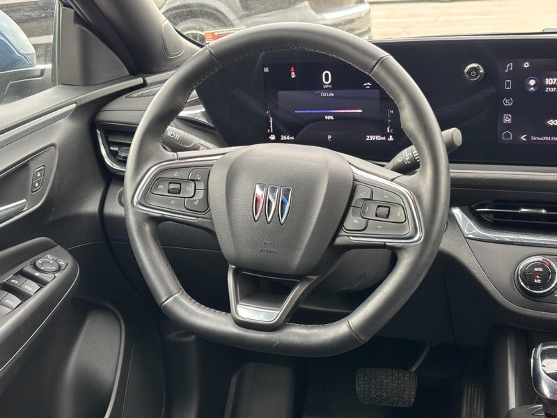 Buick Envista Vehicle Full-screen Gallery Image 12