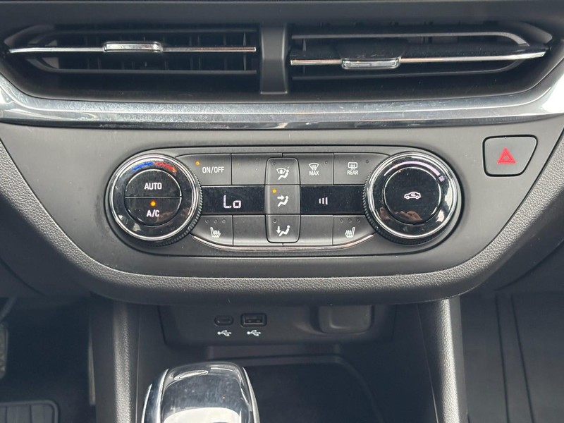 Buick Envista Vehicle Full-screen Gallery Image 14