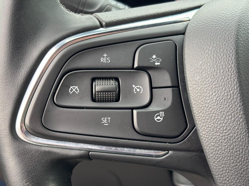 Buick Envista Vehicle Full-screen Gallery Image 17