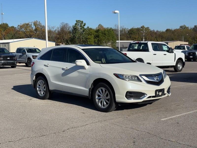 Acura RDX Vehicle Full-screen Gallery Image 2