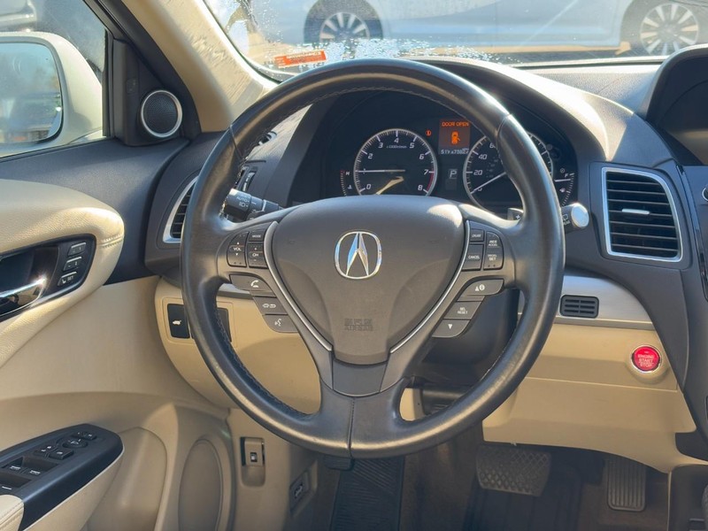 Acura RDX Vehicle Full-screen Gallery Image 11