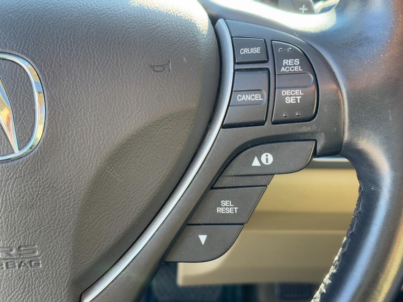 Acura RDX Vehicle Full-screen Gallery Image 17