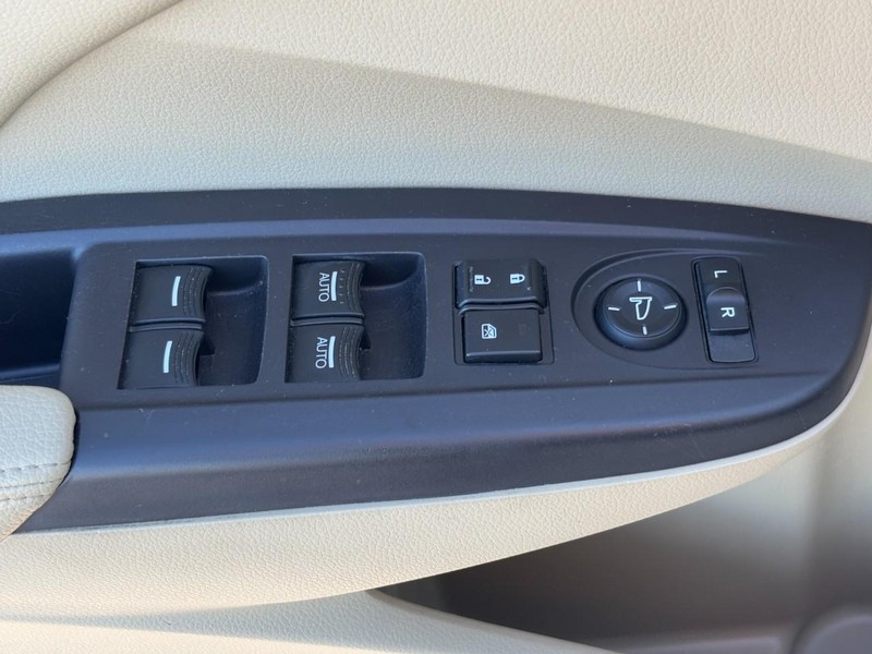 Acura RDX Vehicle Full-screen Gallery Image 22