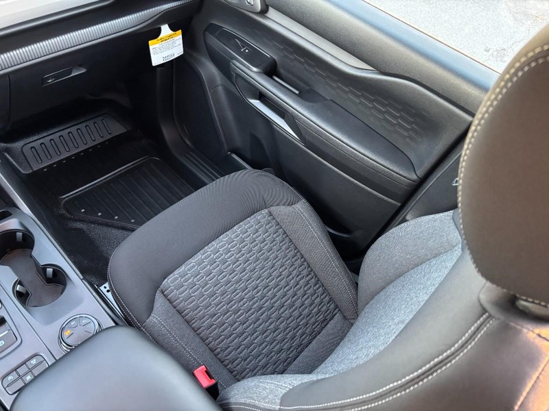 Ford Ranger Vehicle Full-screen Gallery Image 10