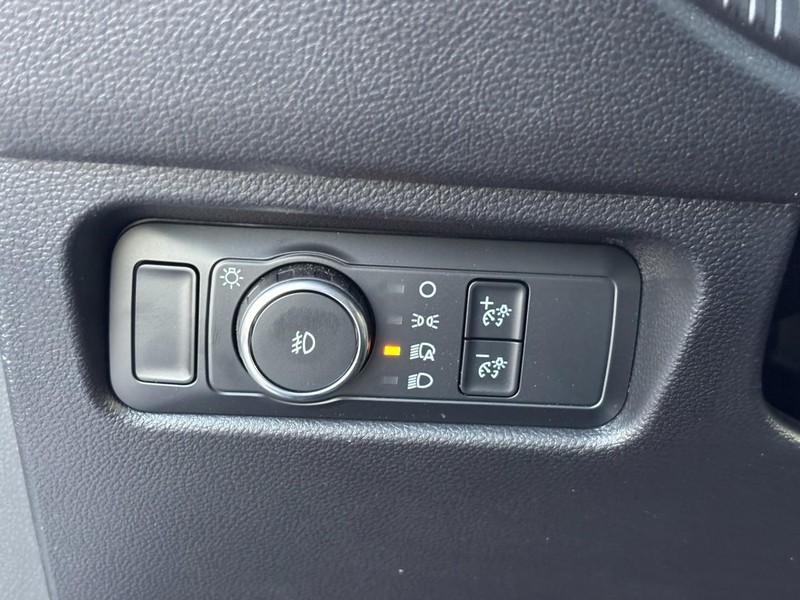 Ford Ranger Vehicle Full-screen Gallery Image 11