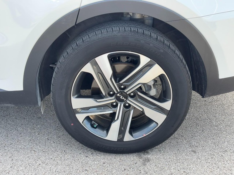 Kia Sorento Hybrid Vehicle Full-screen Gallery Image 7