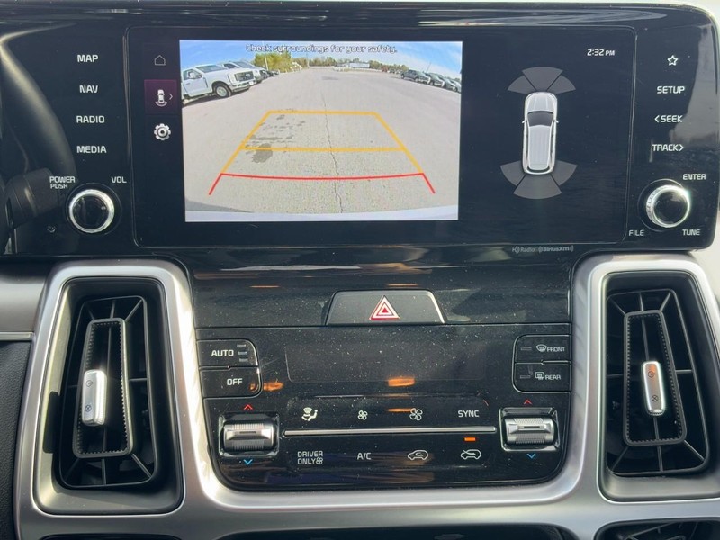 Kia Sorento Hybrid Vehicle Full-screen Gallery Image 21