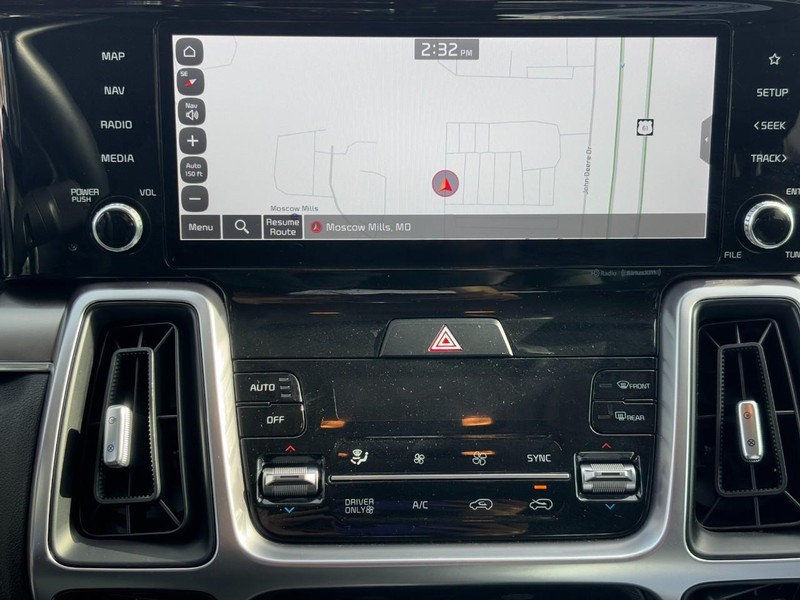 Kia Sorento Hybrid Vehicle Full-screen Gallery Image 22