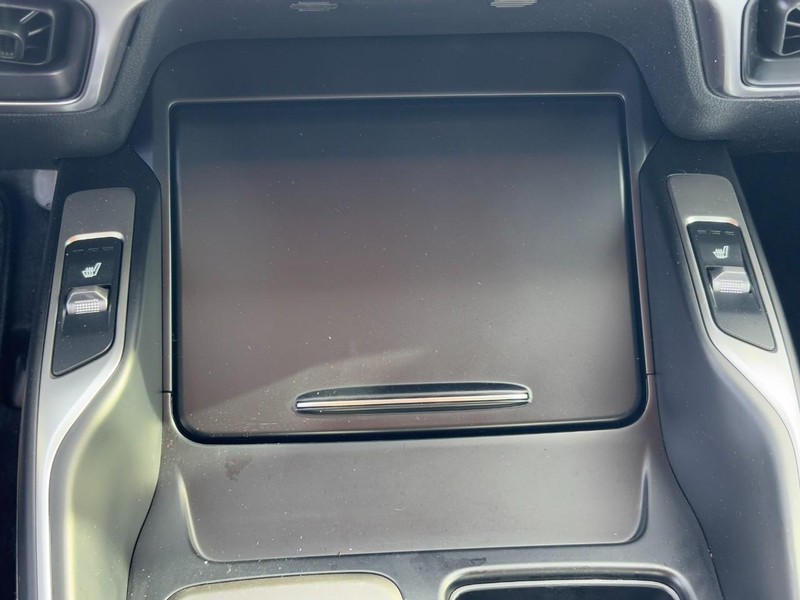 Kia Sorento Hybrid Vehicle Full-screen Gallery Image 23