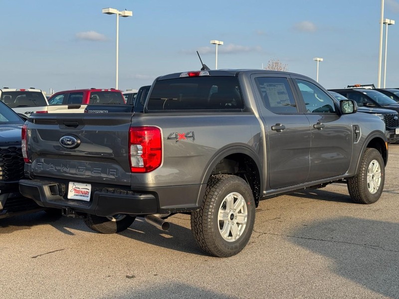 Ford Ranger Vehicle Full-screen Gallery Image 3