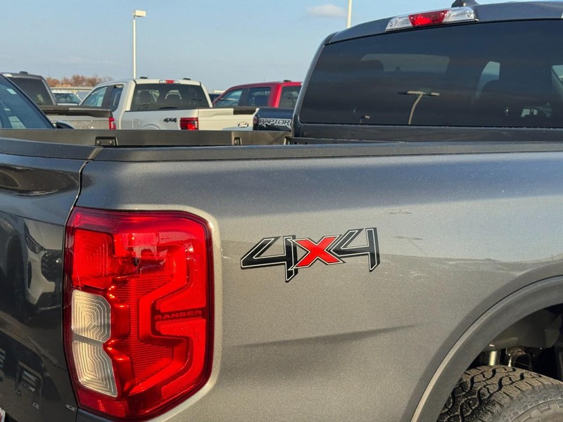 Ford Ranger Vehicle Full-screen Gallery Image 4