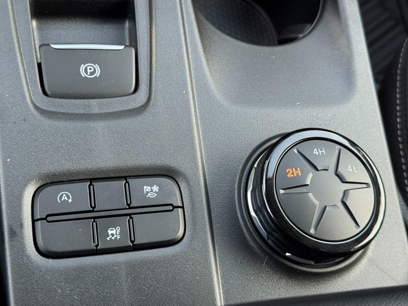 Ford Ranger Vehicle Full-screen Gallery Image 17