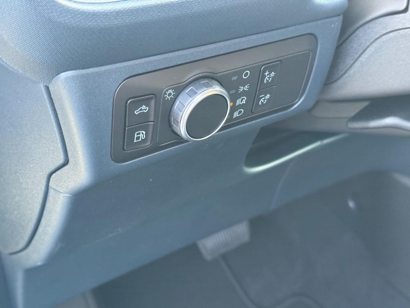 Ford Maverick Vehicle Image 12