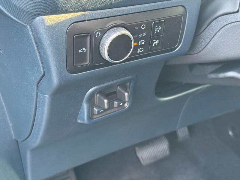 Ford Maverick Vehicle Full-screen Gallery Image 9