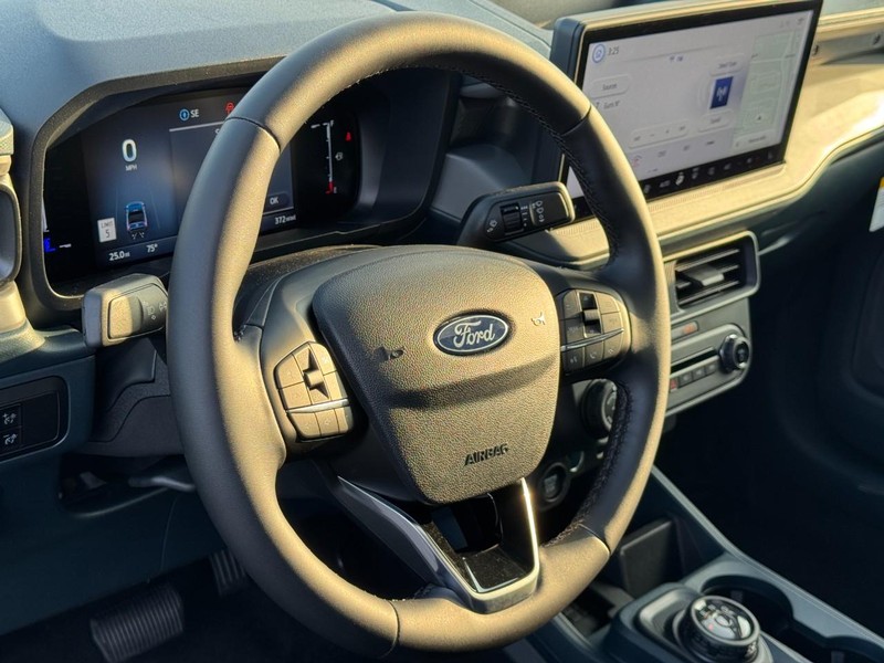 Ford Maverick Vehicle Full-screen Gallery Image 10