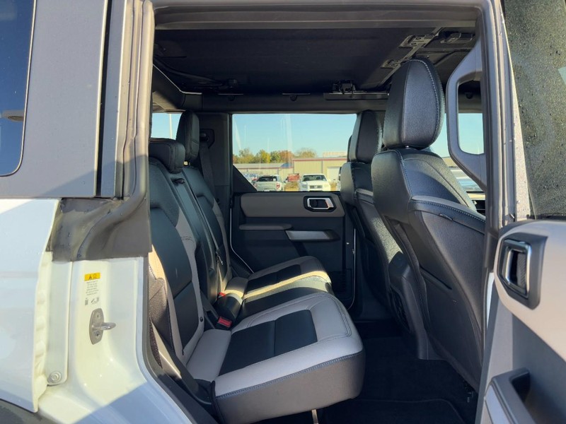 Ford Bronco Vehicle Image 10