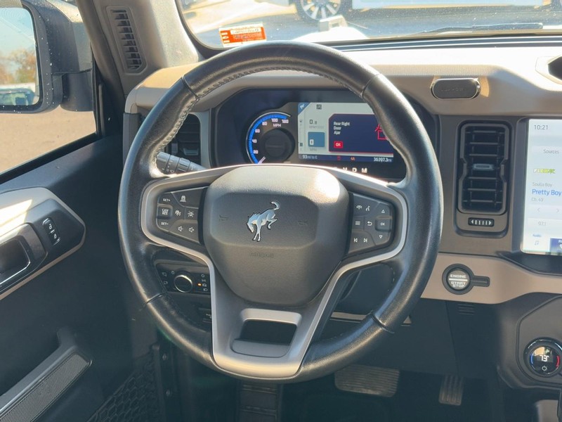 Ford Bronco Vehicle Image 12