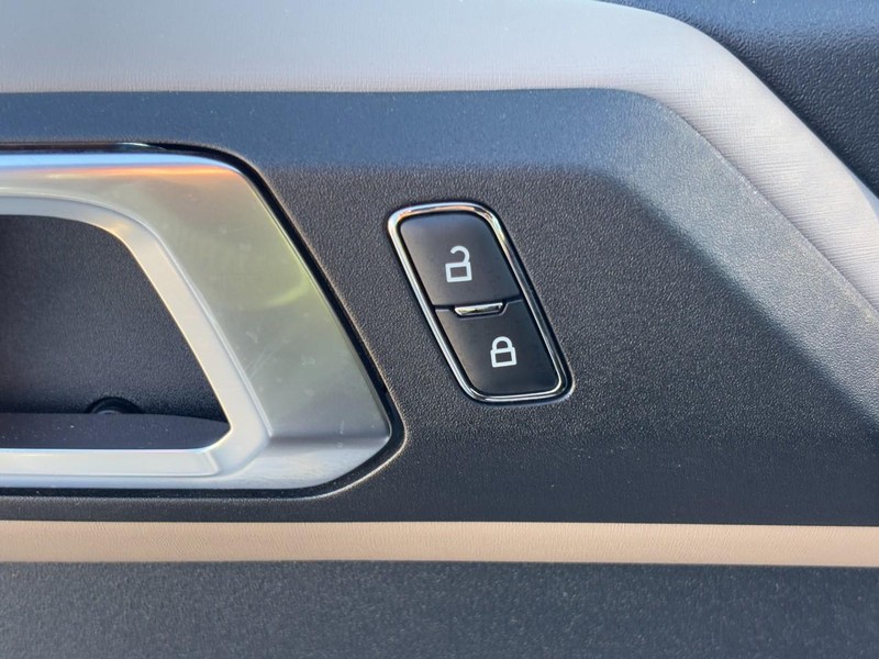 Ford Bronco Vehicle Image 24