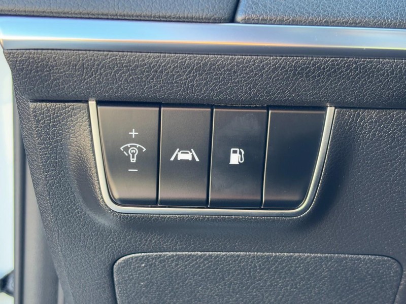 Kia Stinger Vehicle Full-screen Gallery Image 16