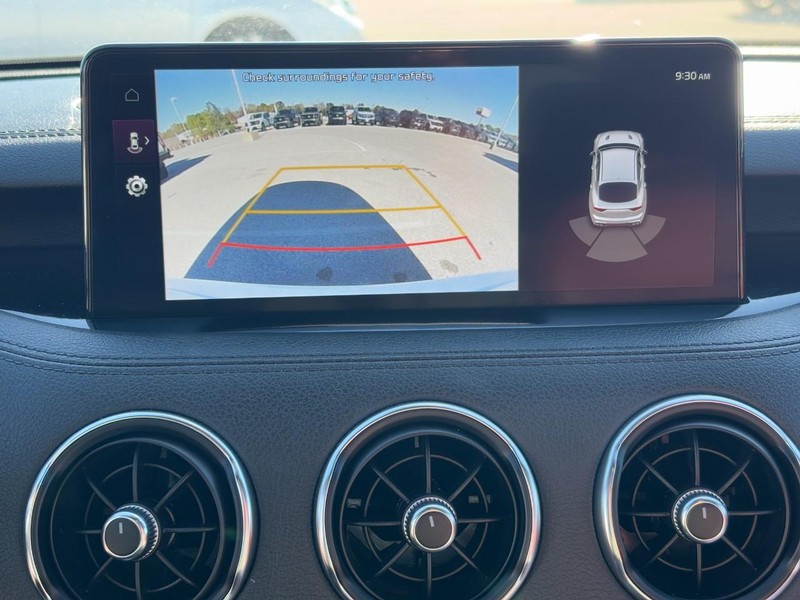 Kia Stinger Vehicle Full-screen Gallery Image 21