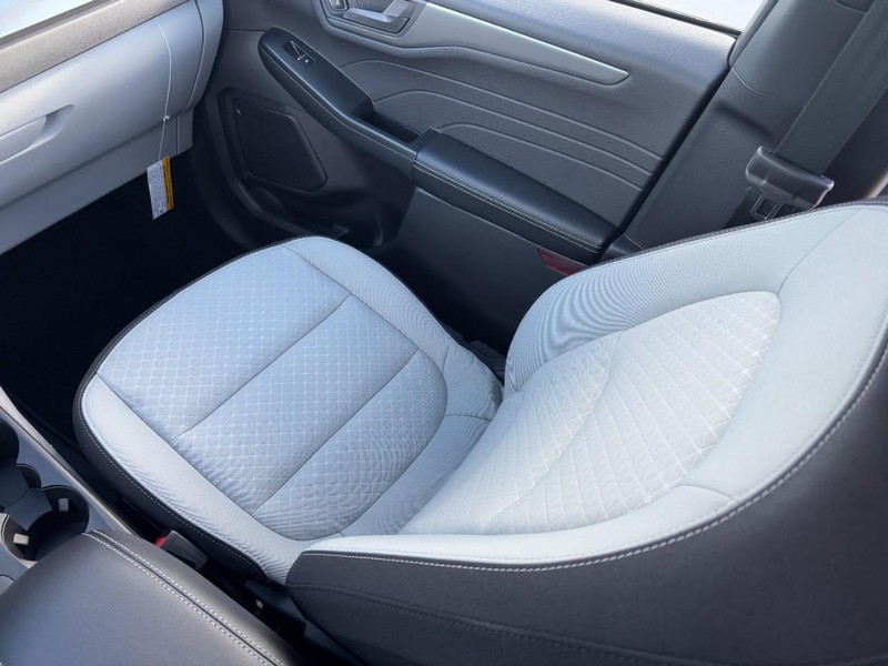 Ford Escape Vehicle Image 10