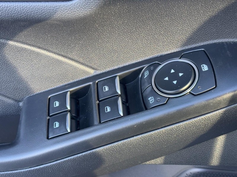 Ford Escape Vehicle Image 18