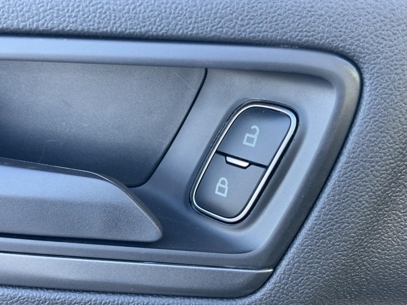 Ford Escape Vehicle Image 19