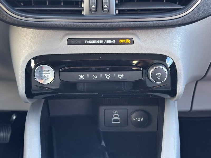 Ford Escape Vehicle Image 09