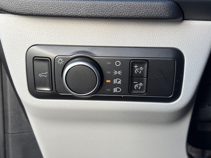 Ford Escape Vehicle Image 11