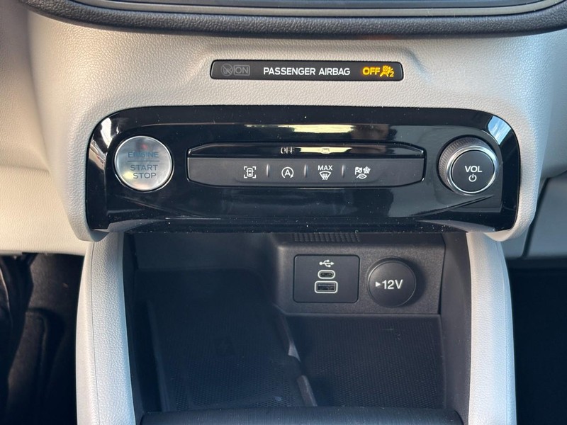 Ford Escape Vehicle Image 18