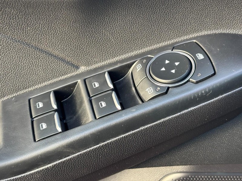 Ford Escape Vehicle Image 19