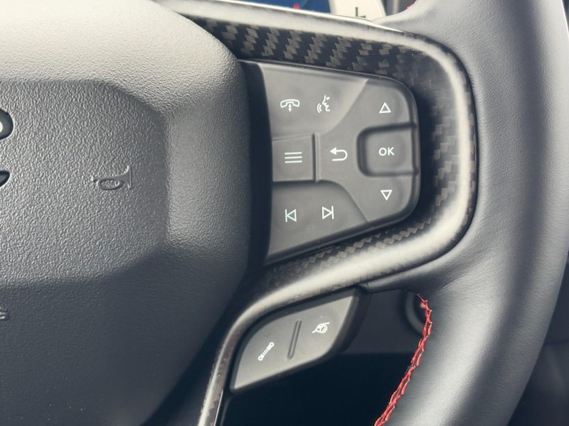 Ford Bronco Vehicle Full-screen Gallery Image 12