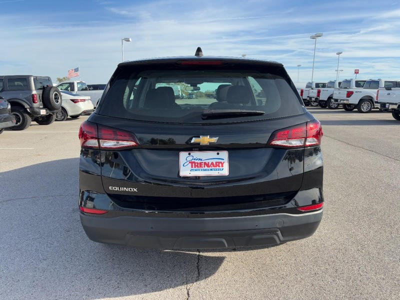 Chevrolet Equinox Vehicle Image 05